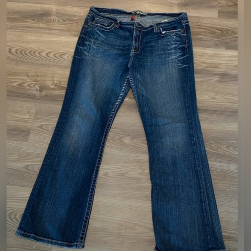 BKE Buckle Drew Boot Cut Denim Blue Jean Women’s size 34 x 31.5